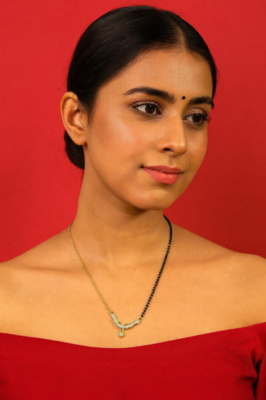 Half-Chain Floral CZ Pendant Mangalsutra – Modern Daily Wear with Gold Finish