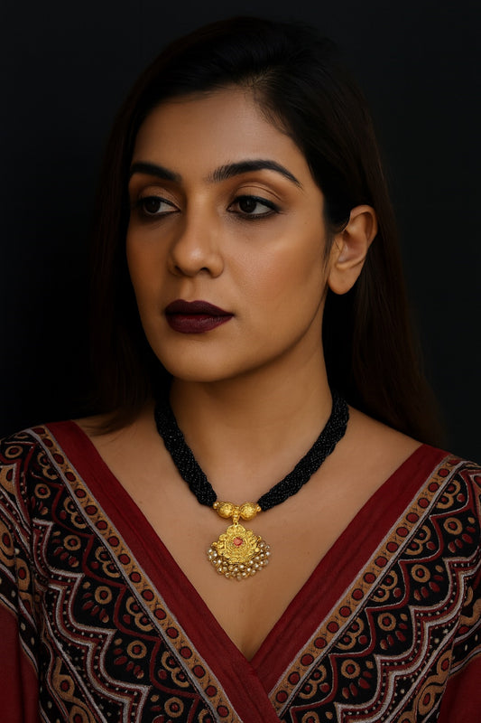 Royal Temple Design Gold Plated Mangalsutra – Multi-Layer Black Bead Choker with Pearl Drops ✨