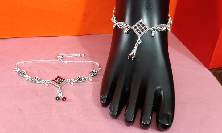 Antique Silver-Plated Payal with Red & Green Stones – Traditional Oxidised Anklet for Women