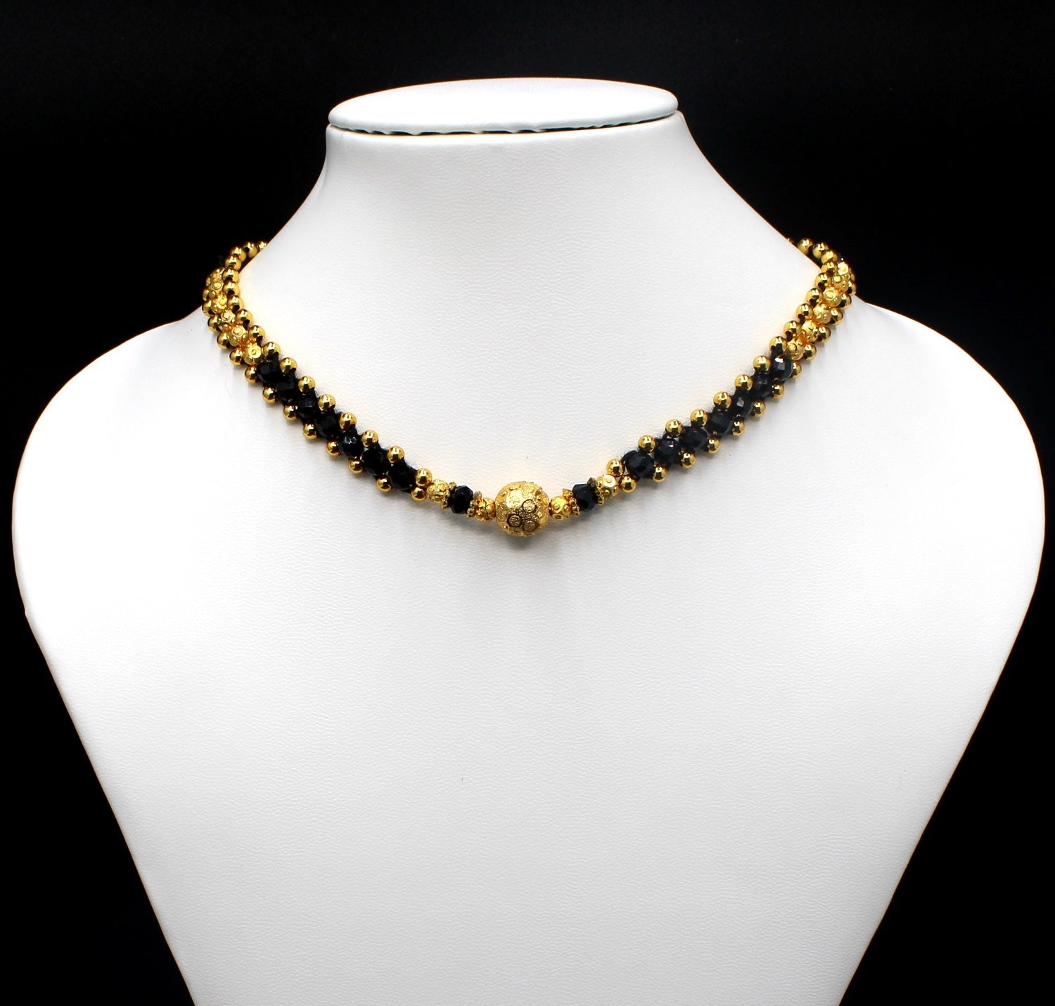 Elegant Black & Gold Bead Choker Mangalsutra – Minimal Beauty for Modern Women 💛