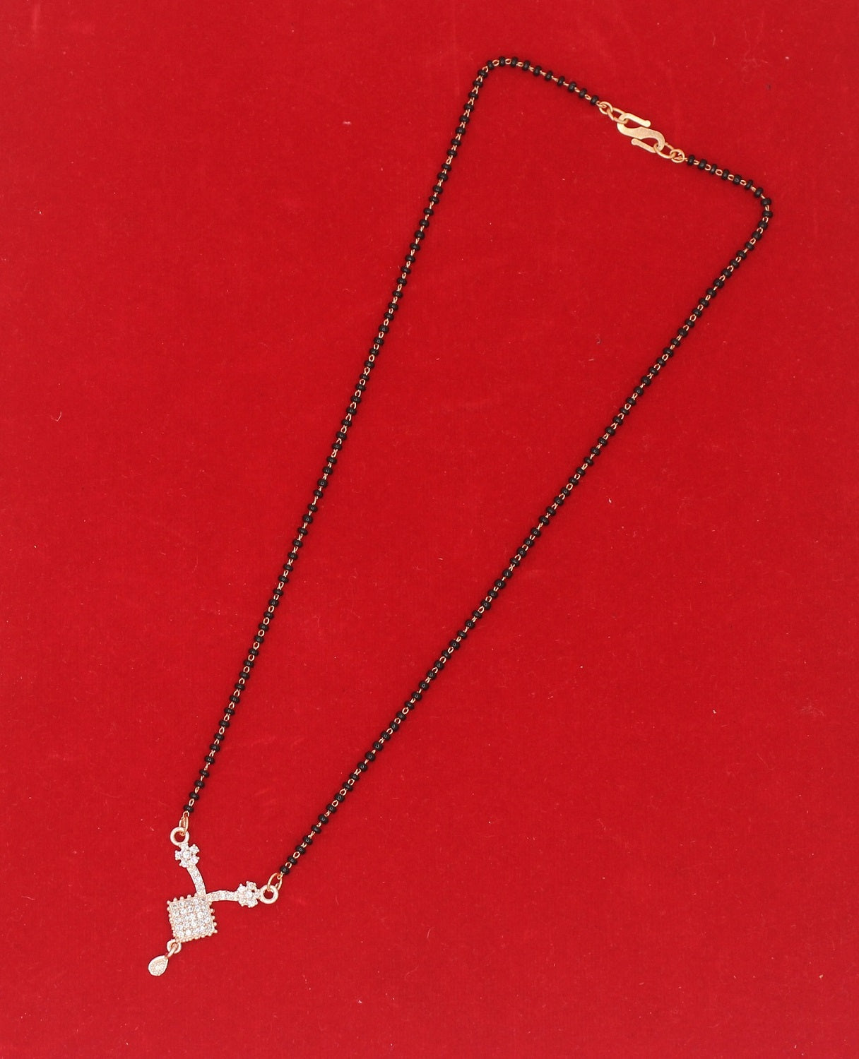 Diamond Cut Designer Mangalsutra – Rose Gold Plated Black Bead Chain for Modern Brides 💎