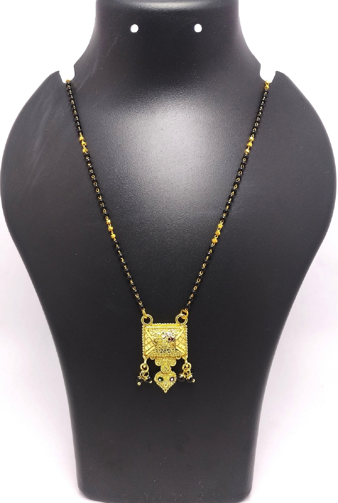 Antique Square Gold Plated Mangalsutra – Traditional Maharashtrian Style Pendant with Black Beads 💛