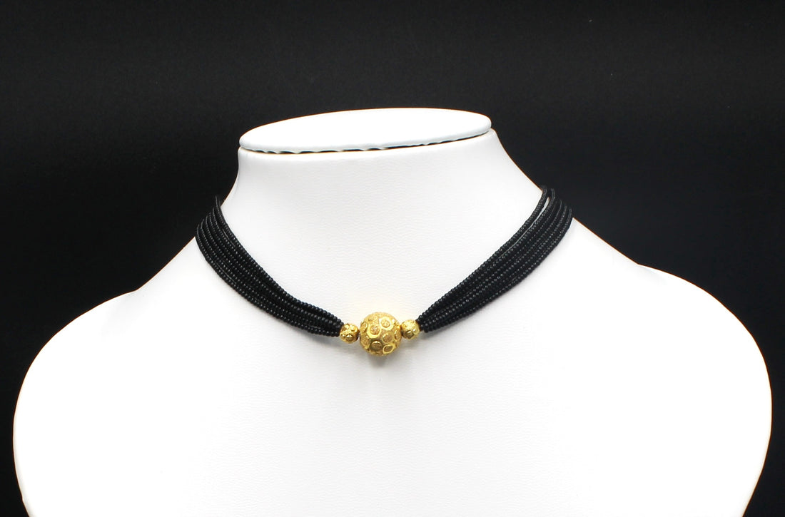 Elegant Round Gold Bead Choker Mangalsutra – Modern Simplicity with Traditional Grace 🖤✨