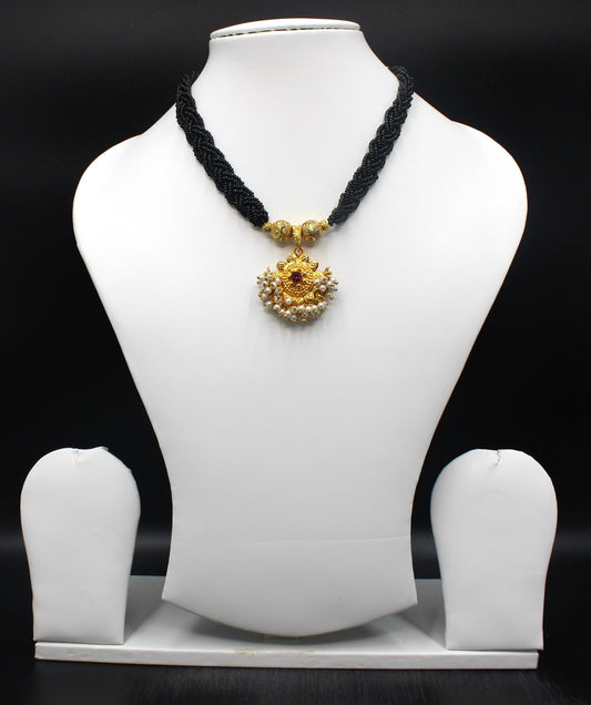 Royal Temple Design Gold Plated Mangalsutra – Multi-Layer Black Bead Choker with Pearl Drops ✨