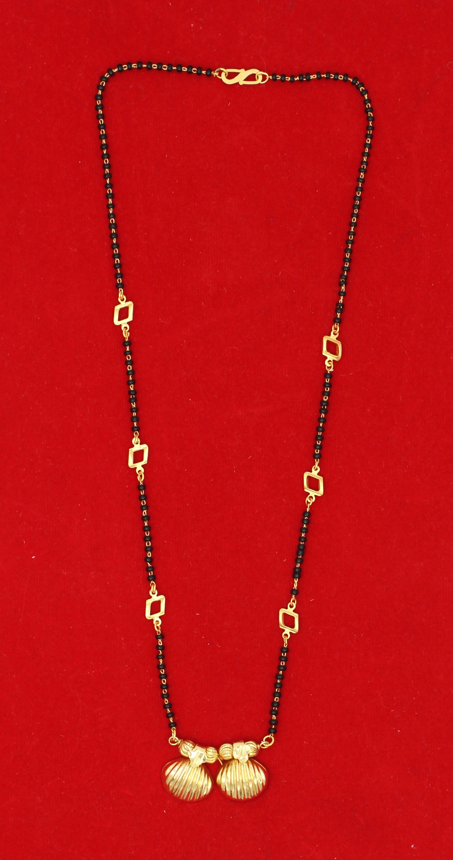 Golden Shell Twin Pendant Mangalsutra – Elegant Symbol of Love & Grace 🌼