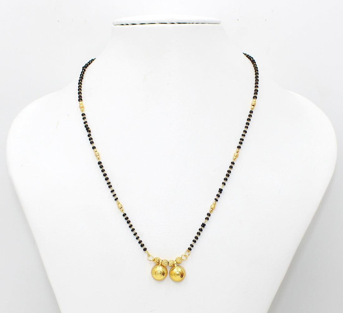 Royal Gold Round Pendant Mangalsutra – Timeless Grace for Everyday Elegance 💛