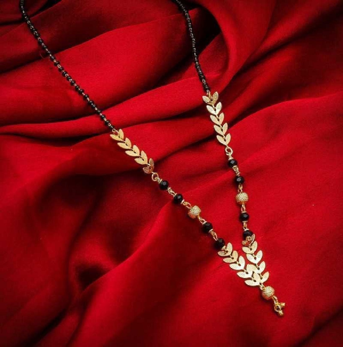 Stylish Gold Plated Leaf Mangalsutra for Women – Elegant Daily Wear Design 🌿✨