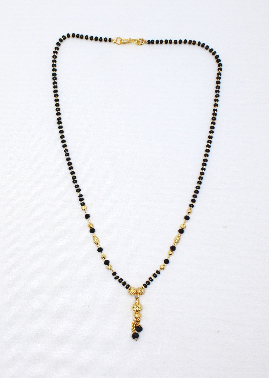 Elegant Daily Wear Black Bead Gold Plated Mangalsutra – Minimal & Timeless Traditional Design 💛