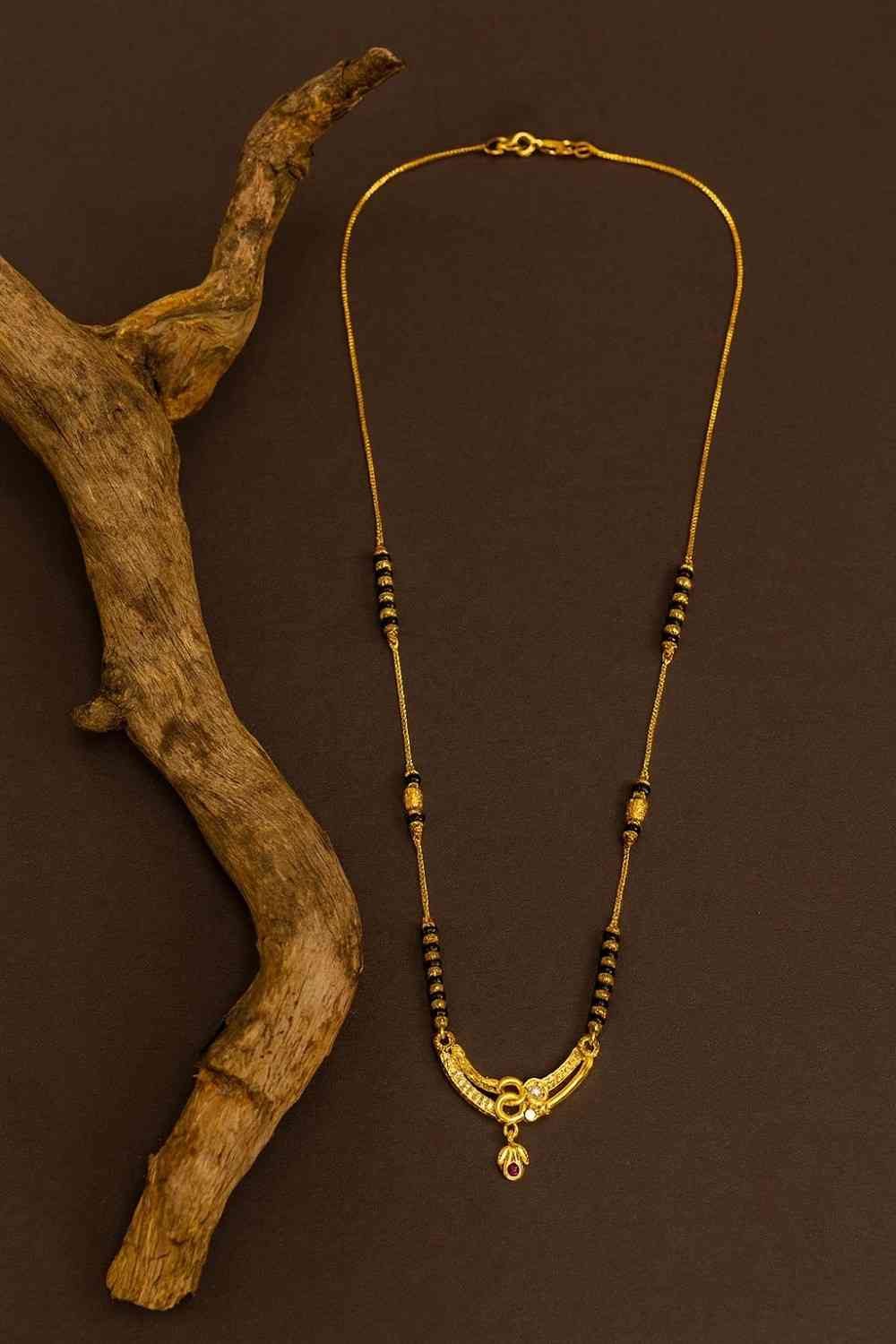 Stylish Gold-Plated Daily Wear Mangalsutra with Modern Pendant – Lightweight & Elegant Design for Women