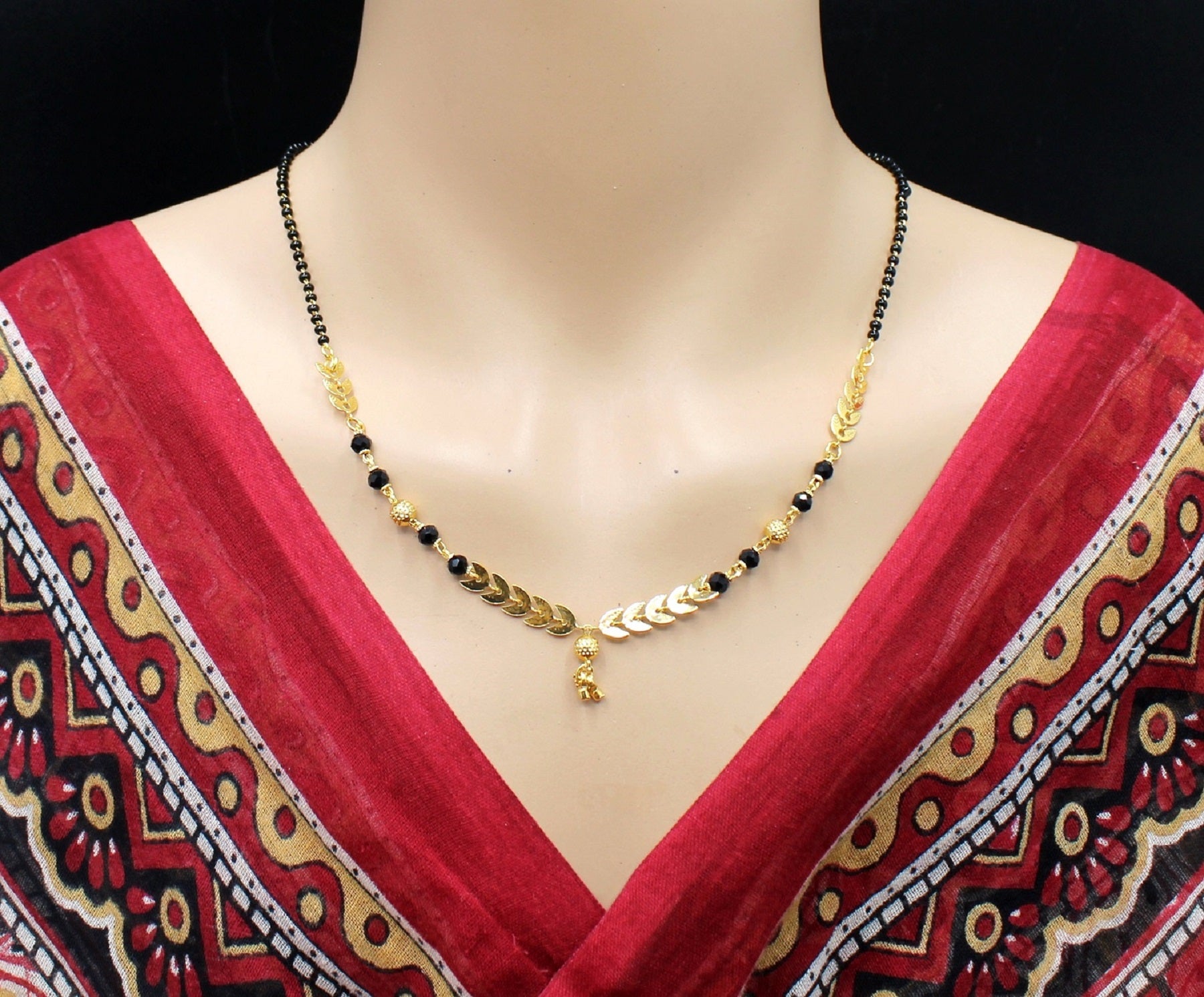 Stylish Gold Plated Leaf Mangalsutra for Women – Elegant Daily Wear Design 🌿✨