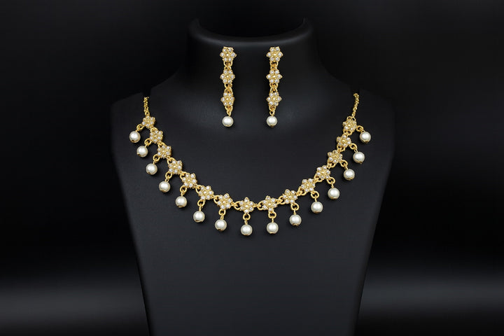 Elegant Gold-Plated Necklace with Green Stones & Pearl Drops – Wedding & Party Jewellery Set with Earrings