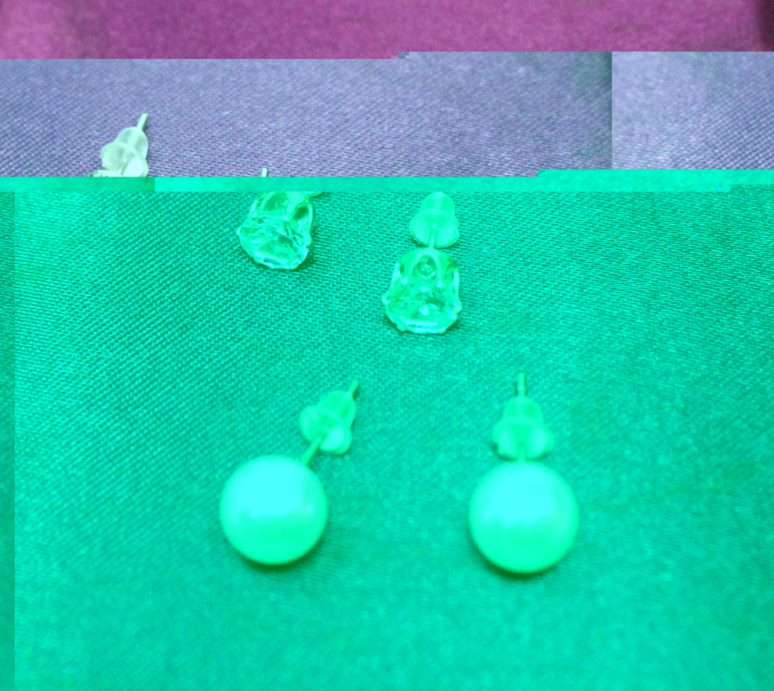 soni jewellery Sizzling Bejeweled Pendants & Lockets