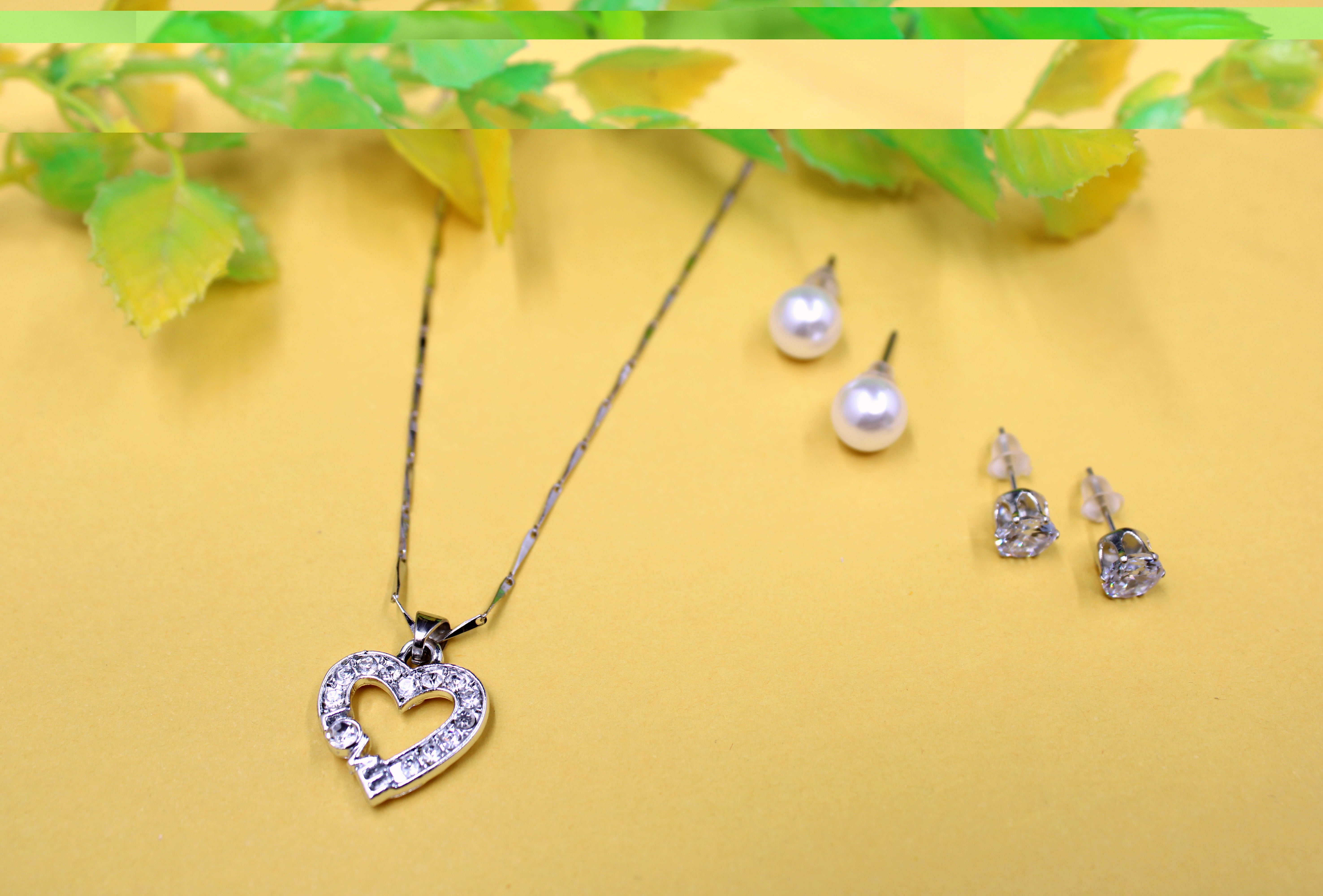 soni jewellery American Diamond chain pendant with earring