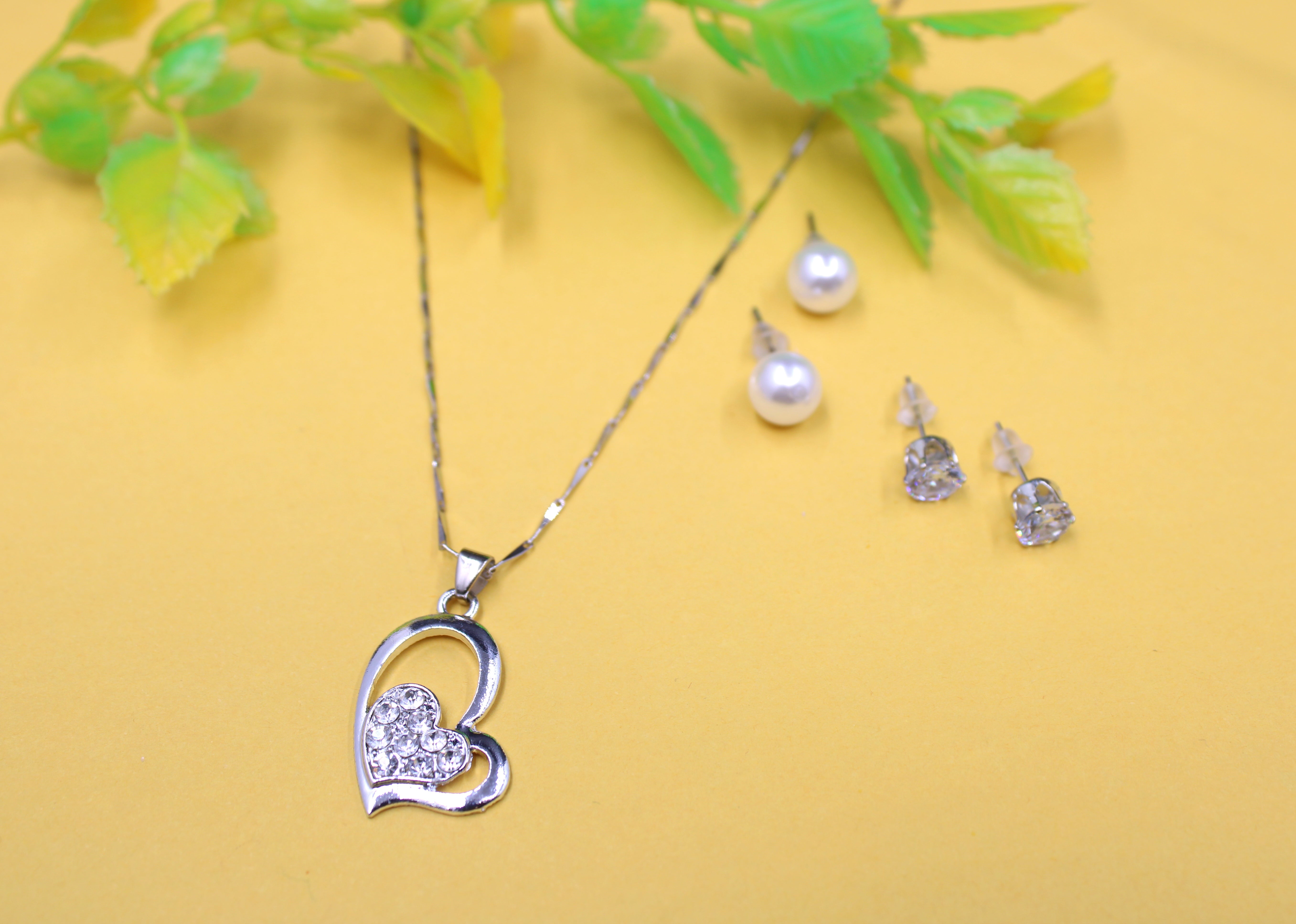 soni jewellery American Diamond chain pendant with earring