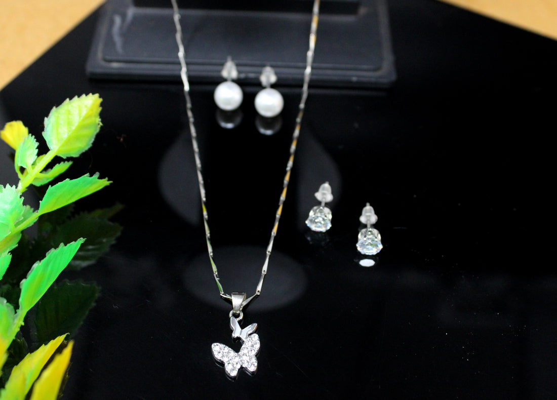 soni jewellery American Diamond Jewellery Set