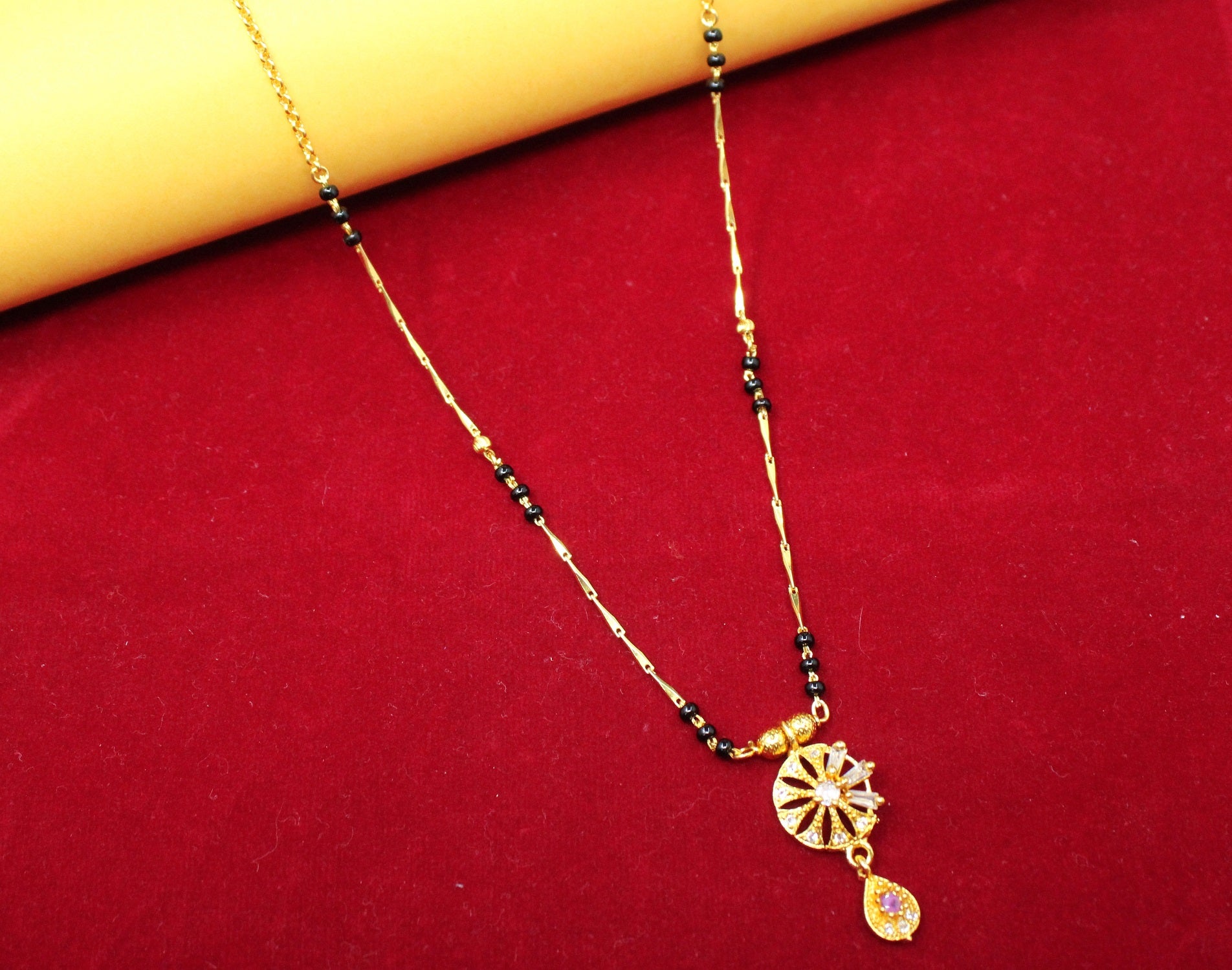 Elegant Gold Plated Mangalsutra with Kundan Sunflower Pendant – Perfect Daily Wear Symbol of Love 🌸