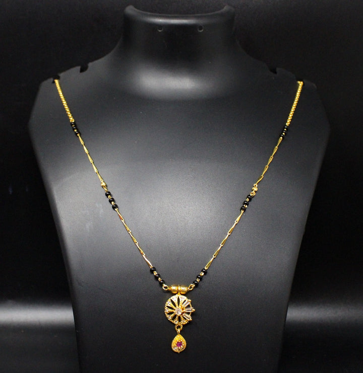 Elegant Gold Plated Mangalsutra with Kundan Sunflower Pendant – Perfect Daily Wear Symbol of Love 🌸