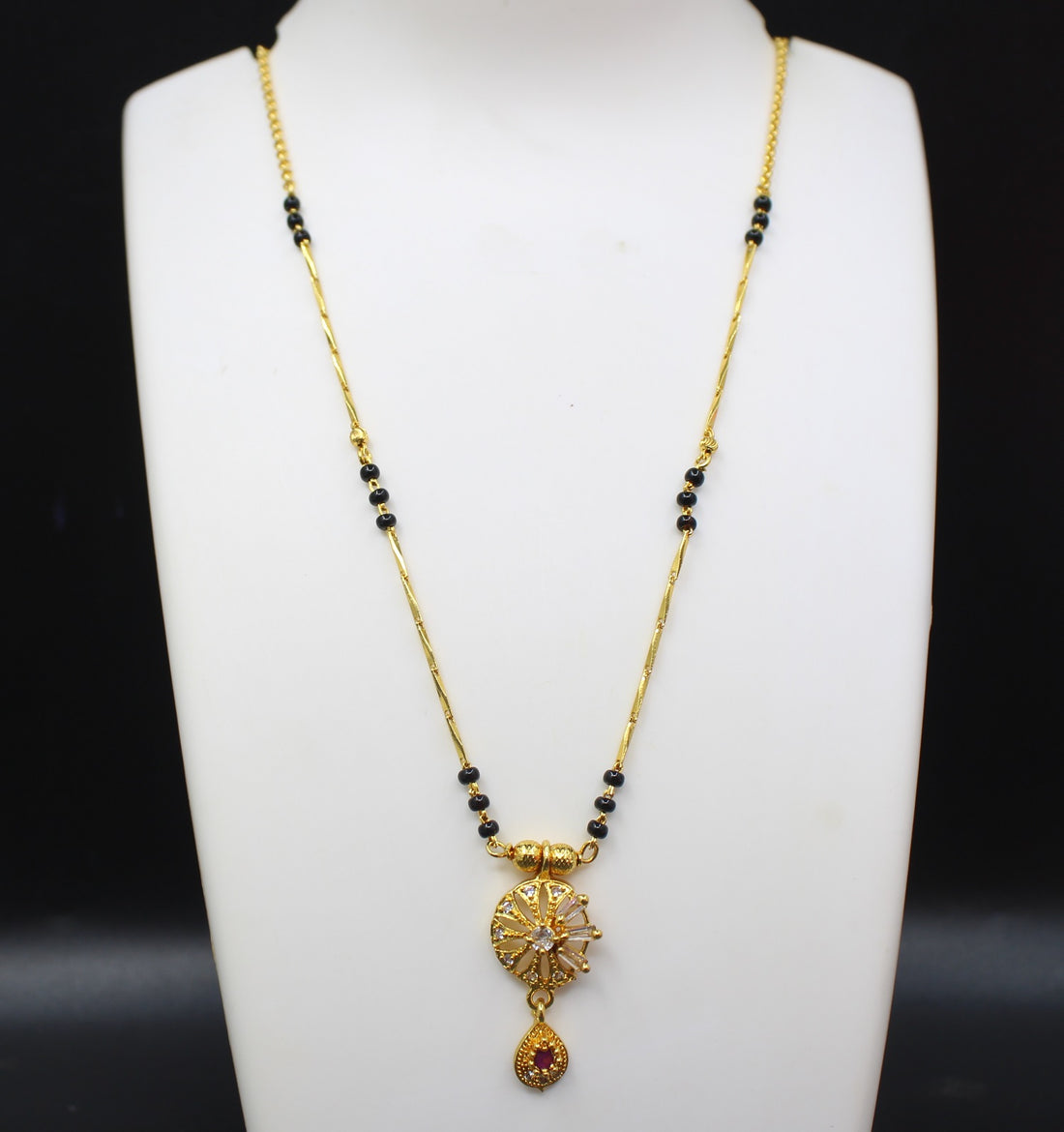 Elegant Gold Plated Mangalsutra with Kundan Sunflower Pendant – Perfect Daily Wear Symbol of Love 🌸
