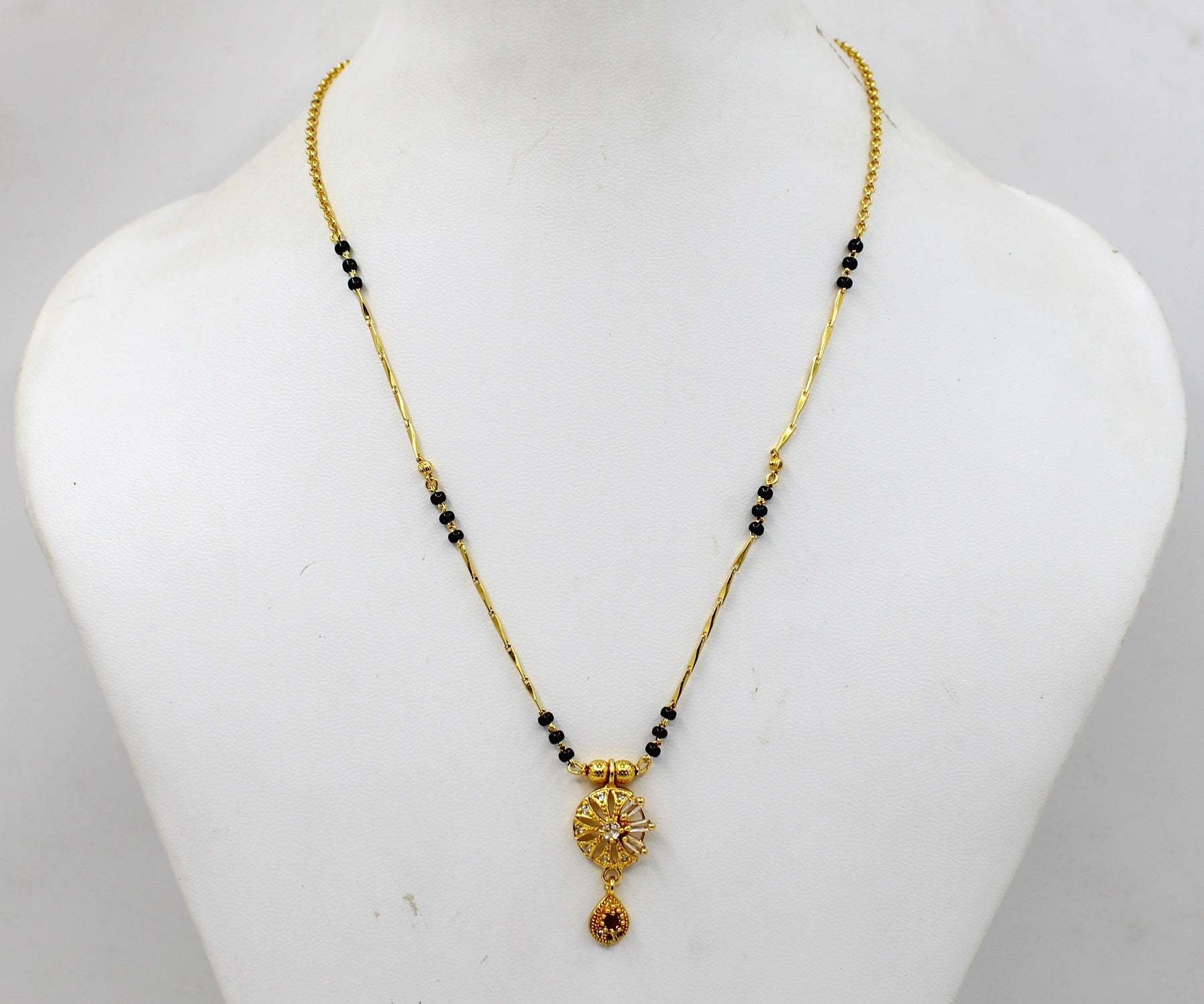 Floral Gold-Plated Daily Wear Mangalsutra – Elegant Symbol of Love & Grace 🌸